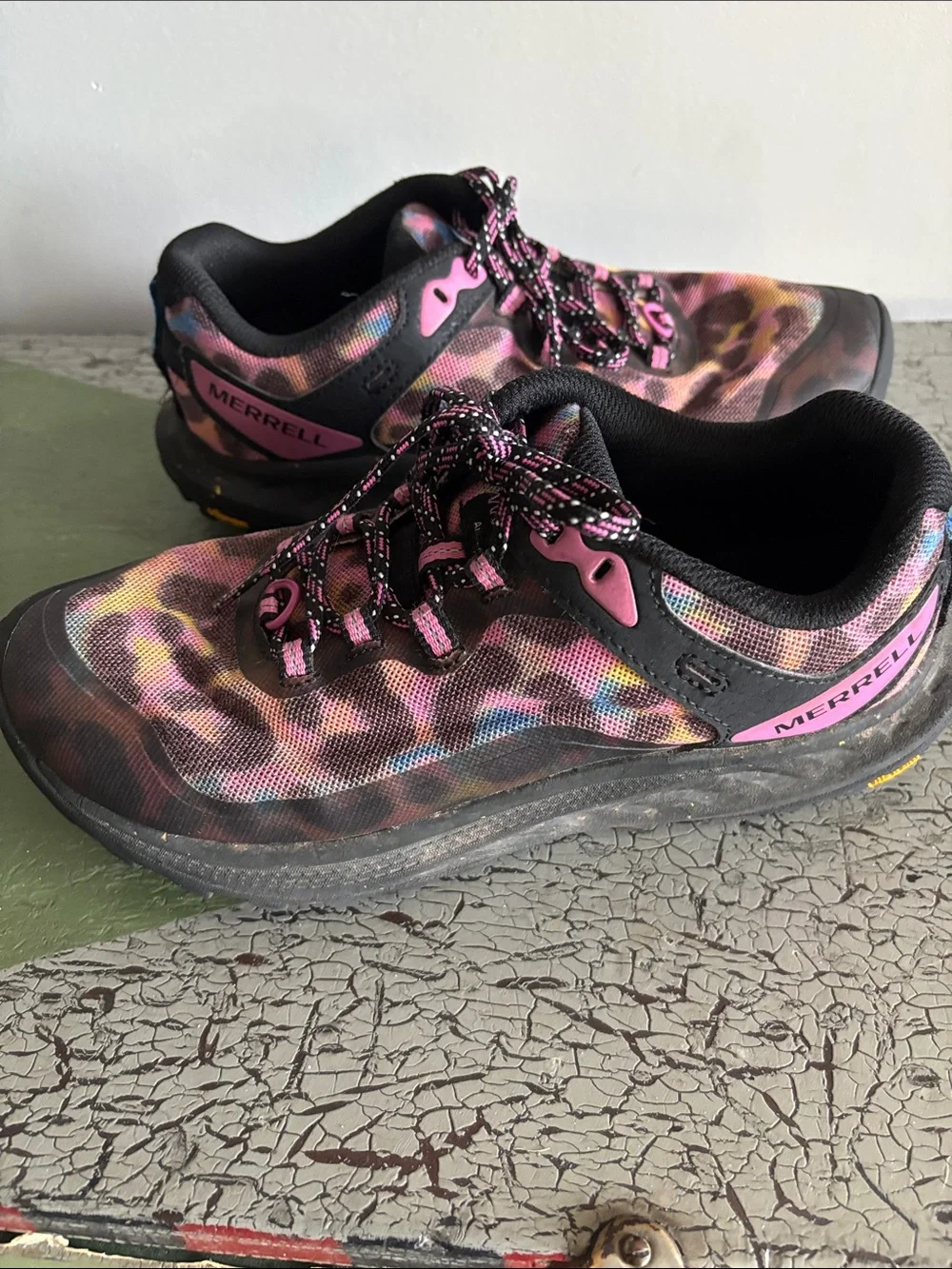 Merrell Women’s Antora 3 Trail Running Shoes Rainbow Leopard Print Hiking Size 7